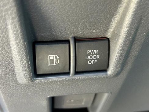 Certified 2023 Toyota Sienna LE image 26