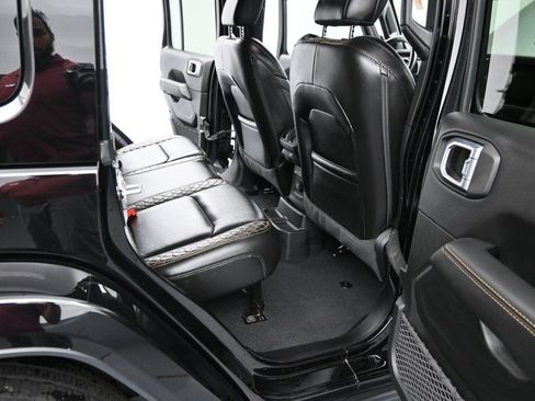 Used 2021 Jeep Wrangler Unlimited Sahara AWD/4WD image 17