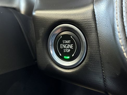 Used 2023 Chevrolet Suburban Premier image 29