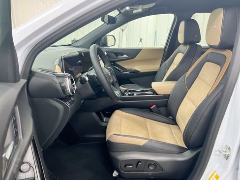 Used 2026 Chevrolet Equinox ACTIV w/ Safety and Technology Package AWD/4WD image 19