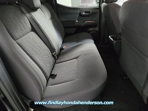 Used 2019 Toyota Tacoma TRD Sport w/ Technology Package image 18