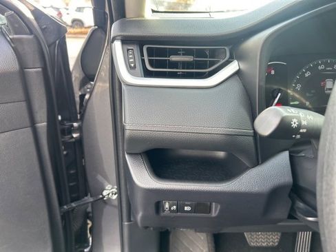 Used 2024 Toyota RAV4 XLE image 27