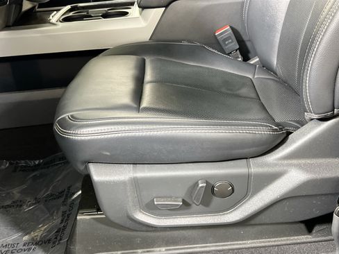Used 2022 Ford F250 Lariat w/ Black Appearance Package AWD/4WD image 19