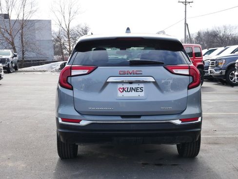 Used 2024 GMC Terrain SLT image 6