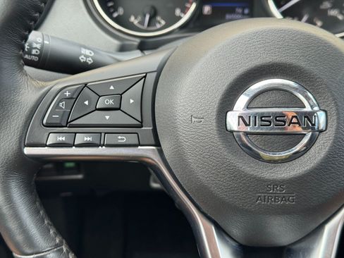 Used 2019 Nissan Rogue SV w/ Premium Package FWD image 20