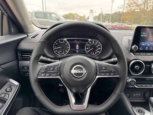 New 2025 Nissan Sentra SR image 12