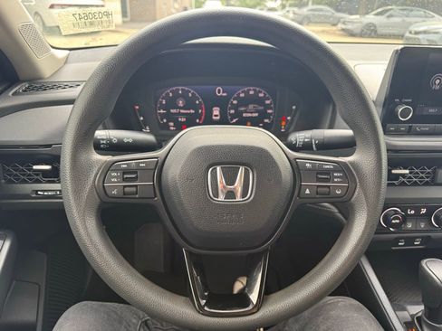 Used 2023 Honda Accord EX image 11