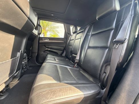 Used 2019 Jeep Grand Cherokee Limited w/ Luxury Group II AWD/4WD image 14
