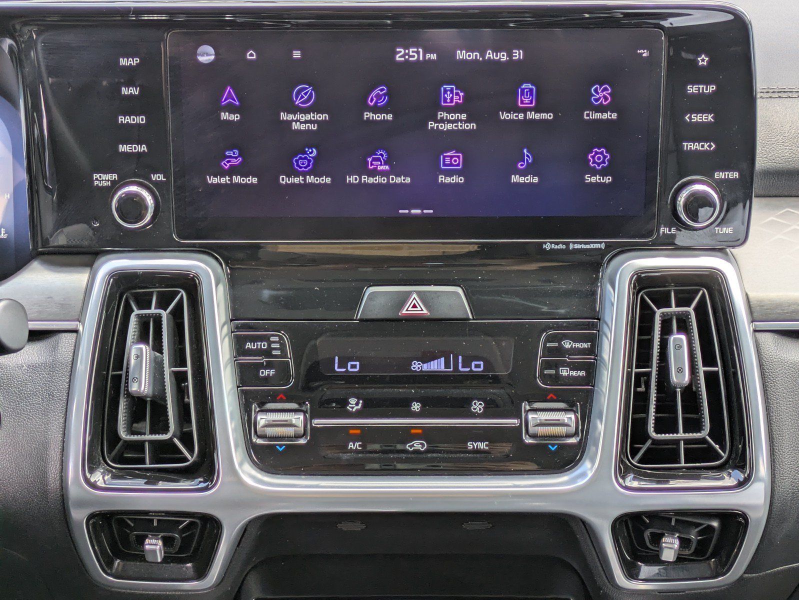 Certified 2023 Kia Sorento SX AWD/4WD image 16