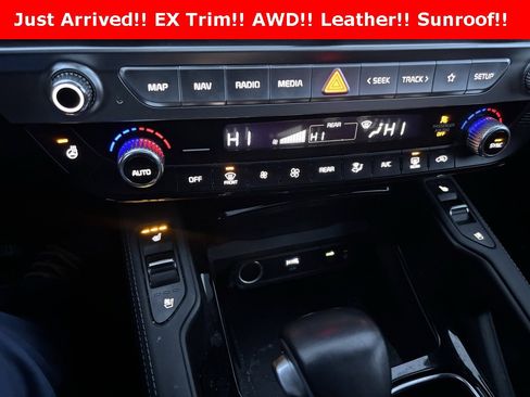 Certified 2023 Kia Telluride EX w/ EX Captain's Chair Package image 14