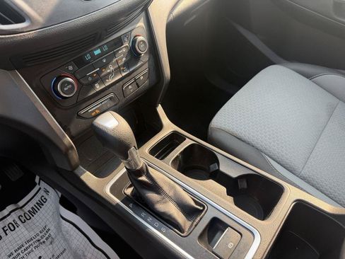 Used 2017 Ford Escape SE FWD image 17