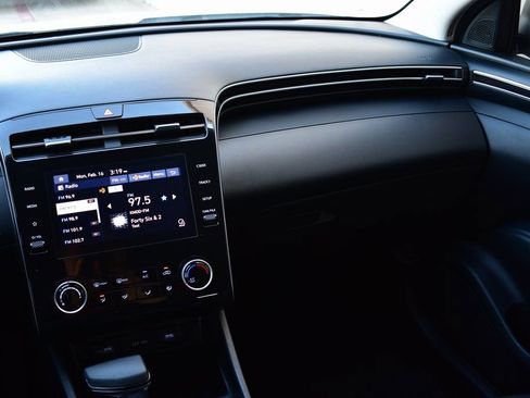 Used 2024 Hyundai Tucson SE image 27