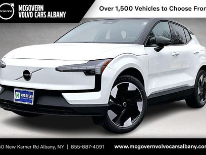 New 2026 Volvo EX30 Plus w/ Climate Package