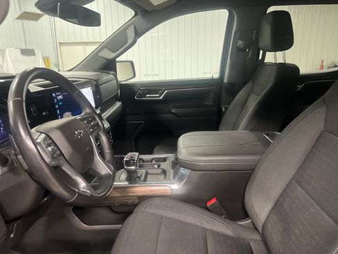 Certified 2023 Chevrolet Silverado 1500 RST w/ Redline Edition AWD/4WD image 13