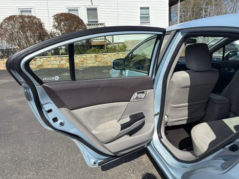 Used 2012 Honda Civic Hybrid Sedan image 16