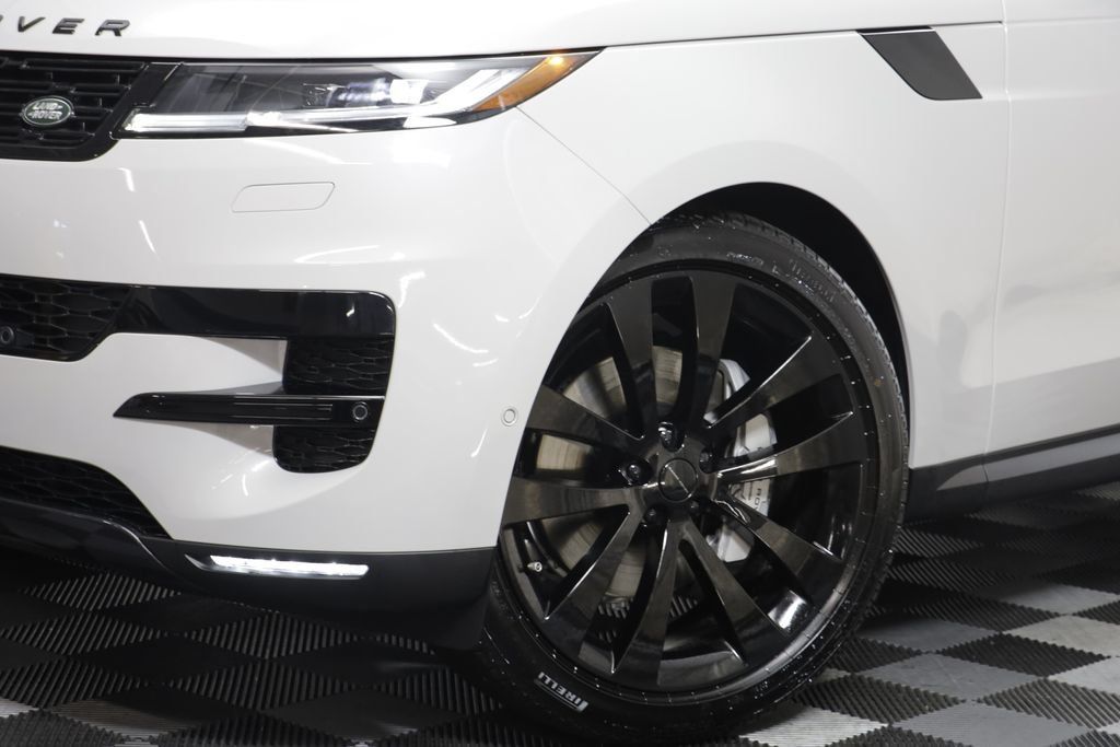 New 2026 Land Rover Range Rover Sport SE AWD/4WD image 4