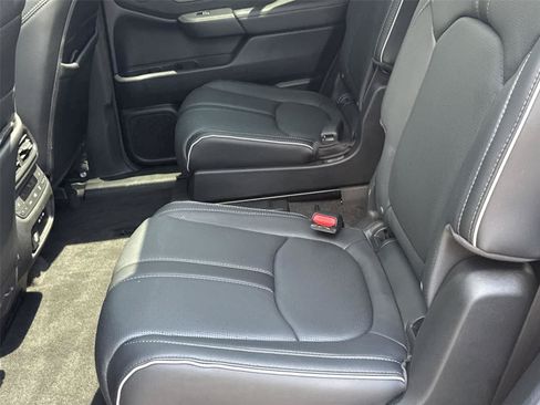 Used 2024 Honda Pilot Elite image 15
