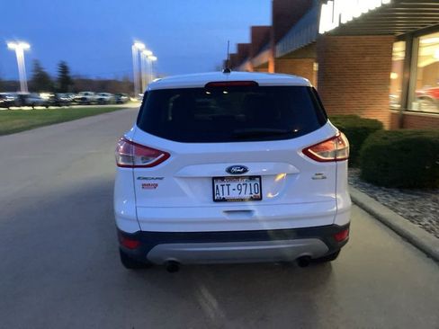 Used 2015 Ford Escape SE image 5