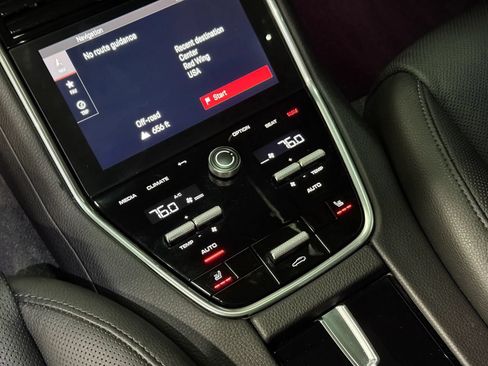 Used 2023 Porsche Panamera 4 Platinum Edition AWD/4WD image 69
