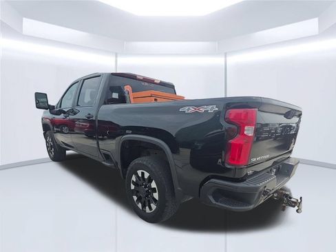 Used 2020 Chevrolet Silverado 2500 Custom w/ Custom Value Package AWD/4WD image 3