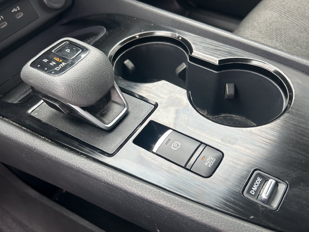 Used 2025 Nissan Rogue SV FWD image 16