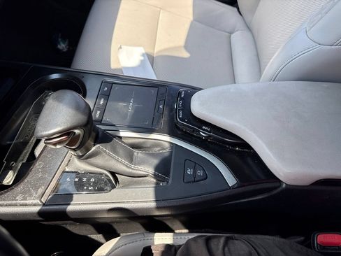 Used 2020 Lexus UX 250h w/ Premium Package AWD/4WD image 26