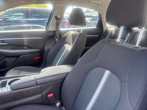 Used 2025 Hyundai Sonata SEL FWD image 12