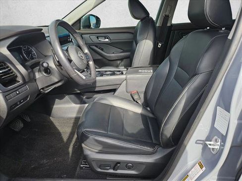 Used 2023 Nissan Rogue SL w/ SL Premium Package image 14