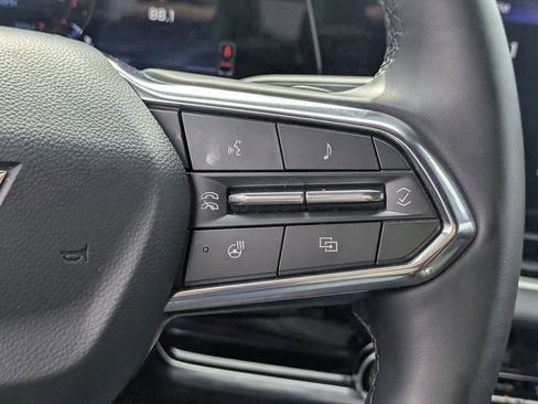 Used 2025 Chevrolet Equinox LT FWD image 25