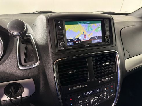 Used 2019 Dodge Grand Caravan GT image 16