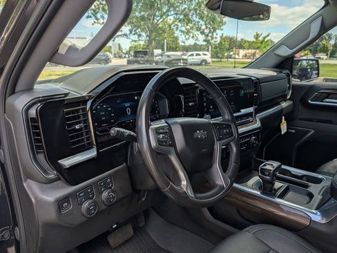 Used 2022 Chevrolet Silverado 1500 RST AWD/4WD image 12