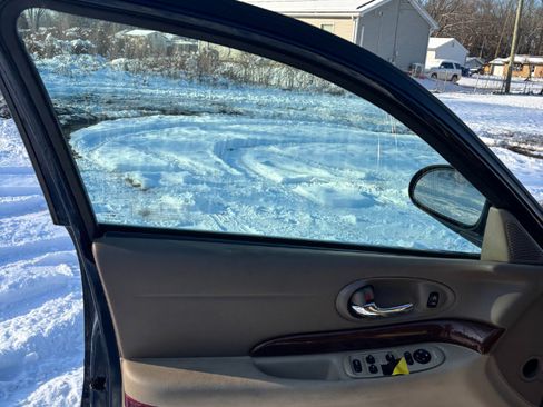 Used 2004 Buick Le Sabre Custom image 18