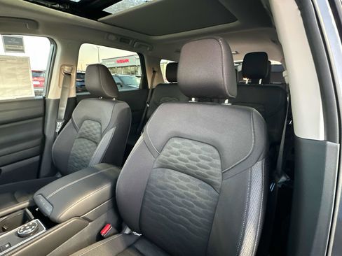 New 2025 Nissan Pathfinder SV w/ SV Premium Package image 25