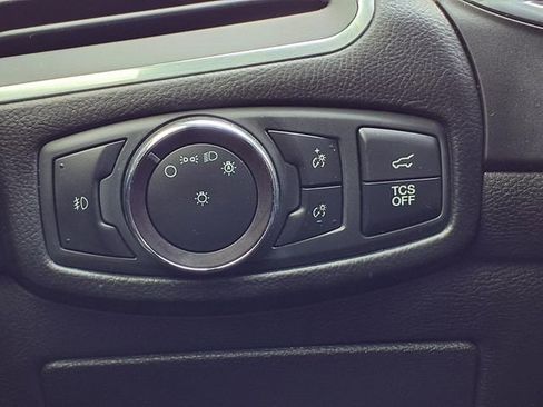 Used 2020 Ford Edge Titanium image 19