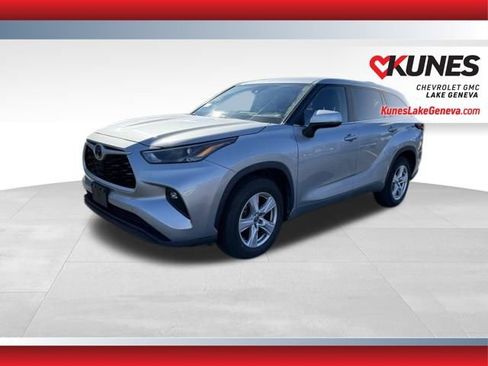 Used 2023 Toyota Highlander LE image 10