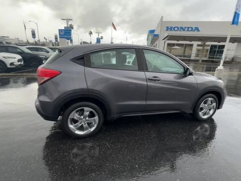 Used 2017 Honda HR-V LX image 9