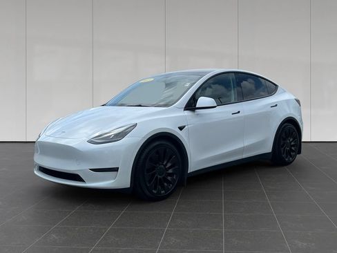 Used 2023 Tesla Model Y Performance AWD/4WD image 1
