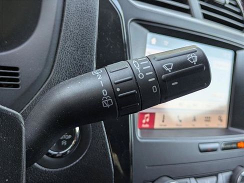 Used 2019 Ford Explorer XLT w/ Equipment Group 201A FWD image 8