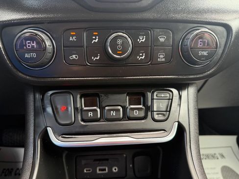 Certified 2019 GMC Terrain SLT w/ Preferred Package AWD/4WD image 9