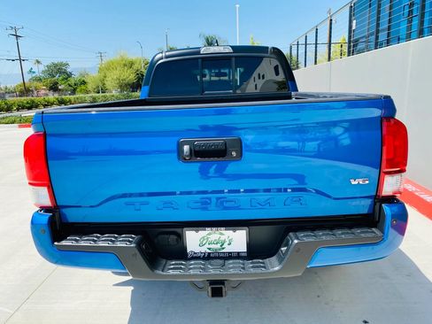 Used 2016 Toyota Tacoma TRD Sport RWD image 8