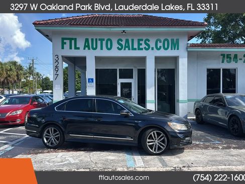 Used 2017 Volkswagen Passat 1.8T R-Line FWD image 1