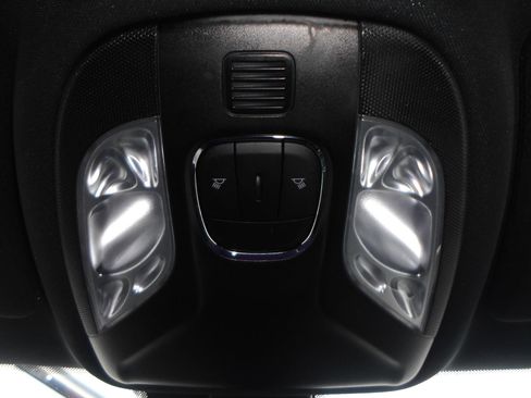 Certified 2024 Jeep Compass Limited image 18