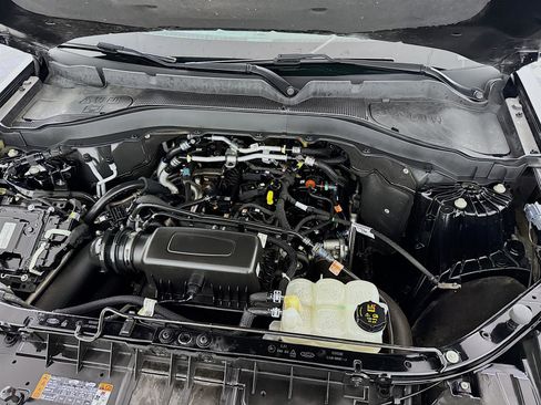 Used 2022 Ford Explorer XLT w/ Equipment Group 202A image 29