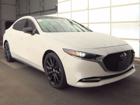 Used 2022 MAZDA MAZDA3 s AWD/4WD image 2