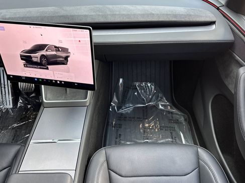 Used 2026 Tesla Model Y Long Range image 28