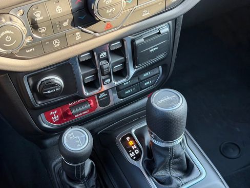 New 2026 Jeep Gladiator Mojave image 17