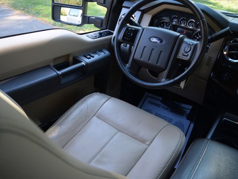 Used 2016 Ford F250 Lariat w/ Lariat Ultimate Package image 2