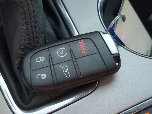 Used 2019 Jeep Grand Cherokee Limited AWD/4WD image 37