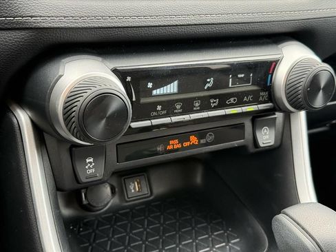 Certified 2025 Toyota RAV4 LE AWD/4WD image 22