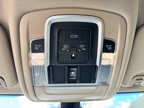 Used 2022 RAM 2500 Laramie AWD/4WD image 37